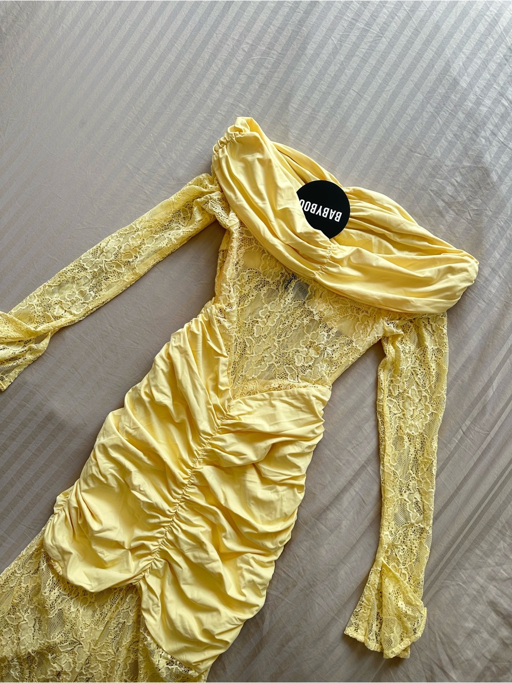 ✨🌤️Never Worn BABYBOO with tags! Gorgeous Yellow Lace Off-Shoulder Dress -XS